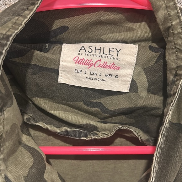 Camouflage light weight jacket - Picture 3 of 4